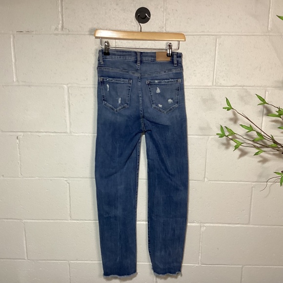 Buckle BKE Parker Jeans | Straight Cropped | High Rise | 24 x 28 - Picture 3 of 3
